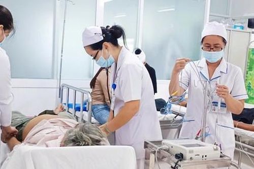 Hai vụ tai nạn trên cao tốc TPHCM - Trung Lương, 10 người nhập viện