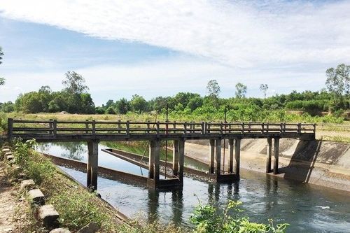 Cùng nhóm bạn ra kênh tắm, nam sinh lớp 10 ở Quảng Nam chết đuối