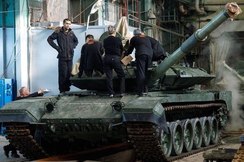 Uralvagonzavod sản xuất 90 xe tăng T-90M trong năm 2025