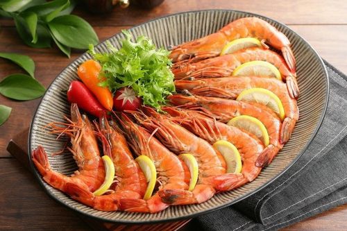 Cách luộc tôm không cần nước ngọt lịm