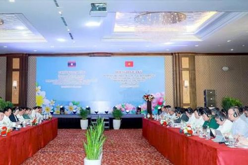 Kim ngạch thương mại hai chiều Việt Nam - Lào đạt 927,8 triệu USD