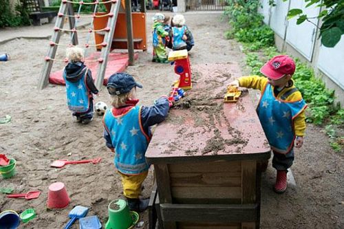 Triết lý nuôi dạy con của cha mẹ Thụy Điển đã tạo ra những thế hệ trẻ em hạnh phúc, thông minh và khỏe mạnh