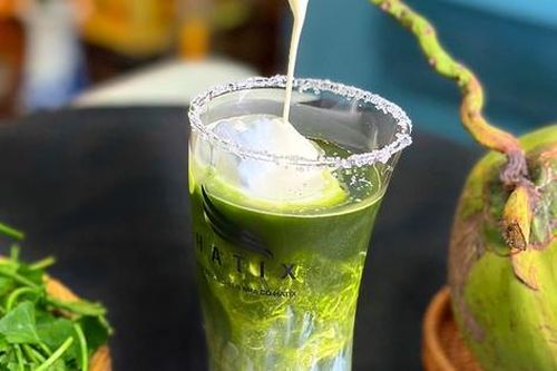 Ông bố 8x chia sẻ cách làm đậu xanh rau má cốt dừa không bị tanh mà ngon ngậy, giữ màu xanh đẹp mắt, uống một lần mê ngay