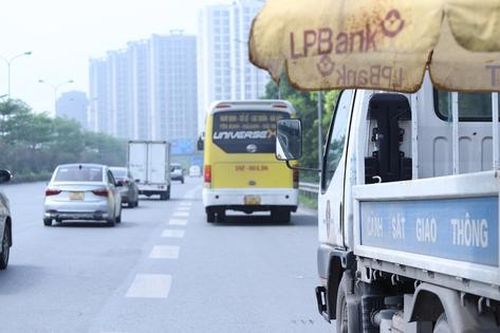 'Xe dù, bến cóc' vẫn tồn tại công khai, vì sao?