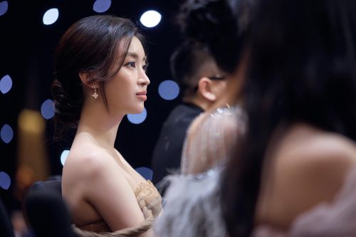 Hoa hậu Đỗ Mỹ Linh làm chủ khảo cuộc thi sắc đẹp dành cho phụ nữ đã sinh con