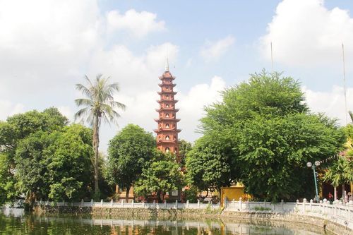 'Xanh tươi bát ngát Tây Hồ...'