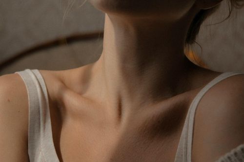 Tới thời của làm đẹp âm thầm, không dao kéo