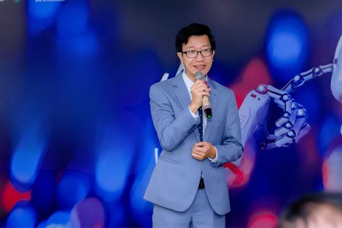 Tặng hành trang tri thức cho bạn trẻ trước ngưỡng cửa đại học