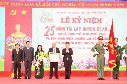 Thành phố Dĩ An kỷ niệm 25 năm tái lập và đón nhận Huân chương Lao động hạng Nhất
