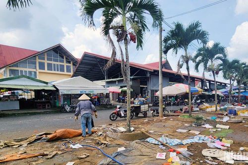 Lâm Đồng: Tháo dỡ hàng chục lều, quán dựng trái phép tại khu vực chợ Bảo Lộc