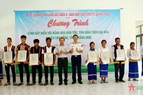 Vùng Cảnh sát biển 2 với đồng bào dân tộc, tôn giáo