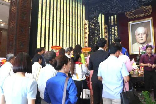 Trao giải cuộc thi trực tuyến chủ đề 'Bác Tôn với miền Nam'