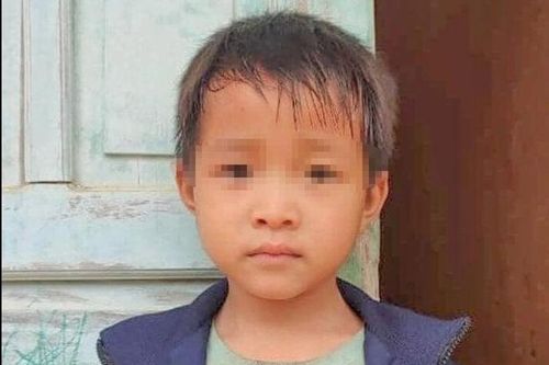 Vụ bé trai 6 tuổi mất tích: Hút cạn ao nước để tìm kiếm