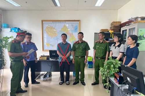 Tạm giữ hình sự một Trưởng phòng Sở Công Thương tỉnh Lai Châu