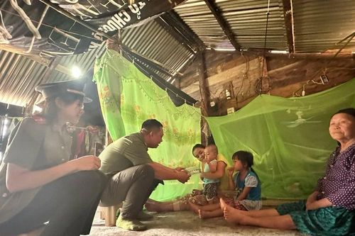 Nước mắt trùng phùng của những người bị lừa bán sang biên giới
