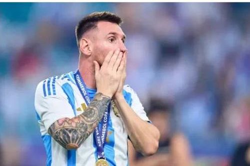 Tuyển Argentina công bố danh sách vòng loại World Cup 2026, không có tên Messi