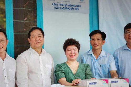 Kỷ niệm 65 năm: Báo Giáo dục và Thời đại bàn giao nhà ở tập thể của giáo viên tại tỉnh An Giang
