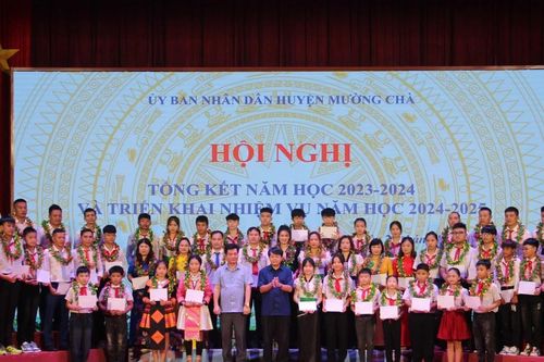 Điện Biên: Vinh danh hơn 600 tập thể và cá nhân ngành Giáo dục Mường Chà