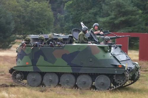 Ukraine trang bị toàn bộ xe chiến đấu bộ binh mà Thụy Điển gửi, hệ thống y tế bị tấn công gần 2.000 lần trong 2 năm rưỡi