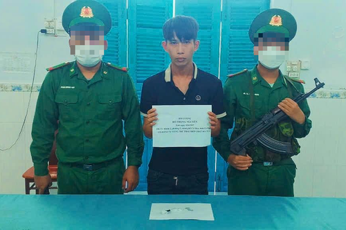 Bắt giữ đối tượng tàng trữ trái phép chất ma túy