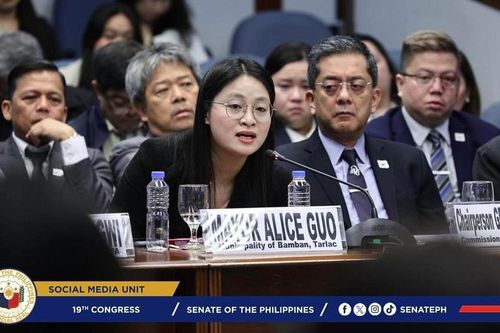 Một cựu thị trưởng của Philippines trốn ra nước ngoài