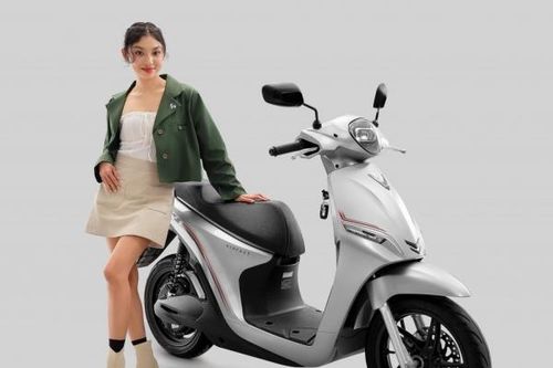 Người trẻ Việt tranh thủ tậu xe máy điện VinFast với nhiều ưu đãi hấp dẫn