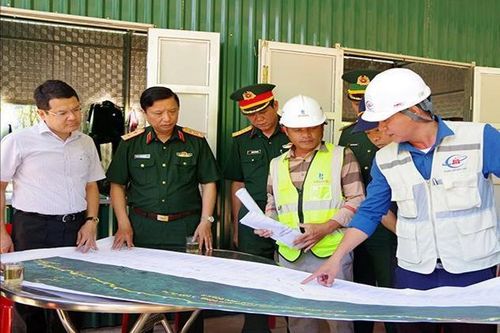 Đoàn công tác của Bộ Tư lệnh Quân khu 4 kiểm tra tiến độ Dự án đường Nam Đông – A Lưới giai đoạn 3