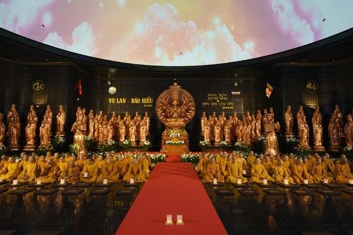 Núi Bà Đen - miền đất linh thiêng hút khách hành hương mùa Vu lan