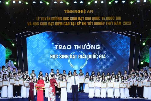Nghệ An công bố danh sách 66 học sinh đạt điểm cao được tuyên dương