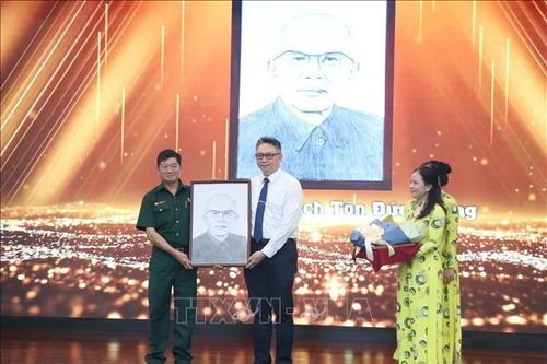 Nhiều hoạt động kỷ niệm 136 năm Ngày sinh của Chủ tịch Tôn Đức Thắng