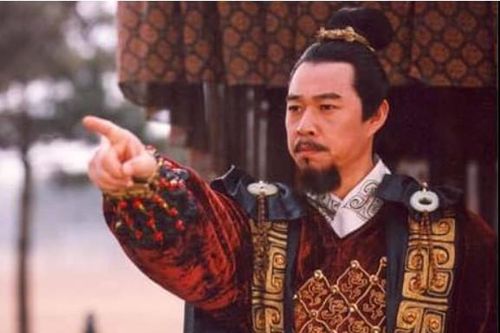 Điều gì giúp Tần Thủy Hoàng thống nhất Trung Hoa?