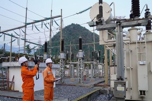Đảm bảo nguồn điện ổn định và an toàn trong mùa mưa lũ