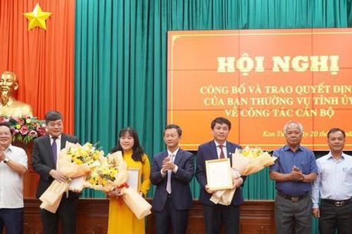 Bà Y Thị Bích Thọ giữ chức vụ Bí thư Đảng đoàn Ủy ban MTTQVN tỉnh Kon Tum