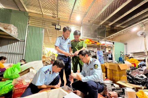 Kỳ 1: Mỹ phẩm 'công dụng như thần dược' bủa vây người tiêu dùng