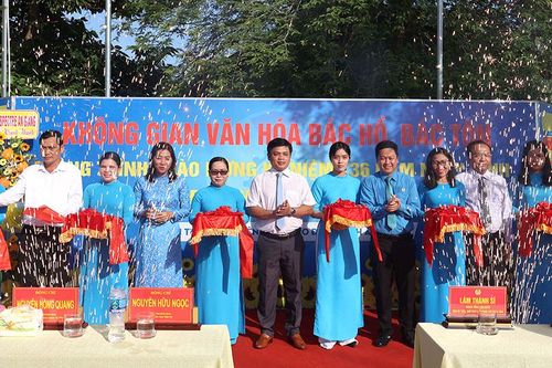 Liên đoàn Lao động tỉnh An Giang khánh thành công trình 'Không gian văn hóa Bác Hồ, Bác Tôn'