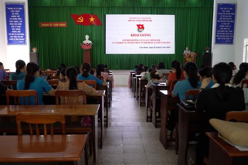 Cam Ranh: Bồi dưỡng nghiệp vụ cho 70 cán bộ đoàn, hội cấp cơ sở