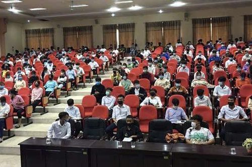 Giải pháp trong công tác giáo dục, kiểm tra, đánh giá chất lượng học tập lý luận chính trị của học sinh, sinh viên
