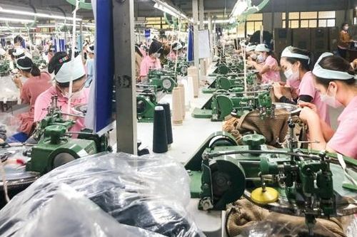 BÀI DỰ THI GIẢI BÁO CHÍ VỀ PHONG TRÀO CÔNG NHÂN VÀ HOẠT ĐỘNG CÔNG ĐOÀN LẦN THỨ II: Màu xanh công đoàn với đoàn viên vùng đồng bào DTTS (Bài 1)