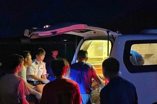 Kịp thời cứu ngư dân gặp nạn