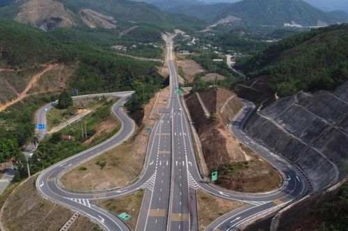 Thi đua hoàn thành 3.000 km đường bộ cao tốc