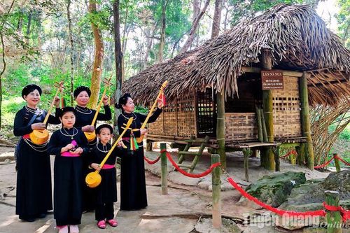 Tiếng Then giữa mùa thu Tháng Tám