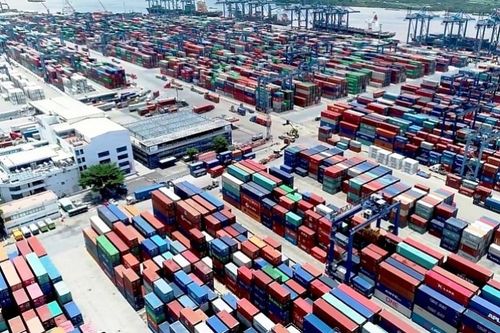 Gần 8.000 container tồn đọng gây thiệt hại lớn cho cảng biển