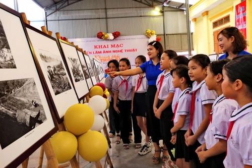Những bức ảnh đi cùng lịch sử của nghệ sĩ nhiếp ảnh 109 tuổi