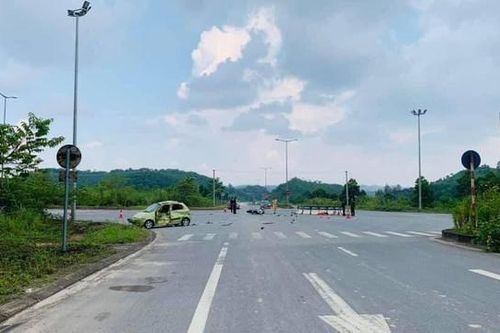 Công an thông tin vụ nữ tài xế lái xe phân khối lớn tông ngang ô tô làm 3 người nhập viện