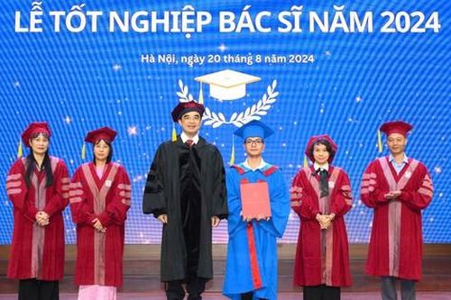 Thêm gần 800 tân bác sĩ của Trường Đại học Y Hà Nội được đào tạo theo chương trình đổi mới