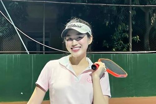 Hoa hậu Đỗ Thị Hà đổi trang phục tập pickleball, tiết lộ lợi ích của môn này