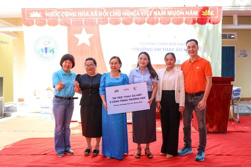 Chung tay triển khai dự án 'Trường em thay áo mới'