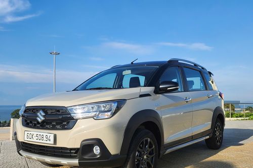 Cận cảnh Suzuki XL7 Hybrid vừa ra mắt