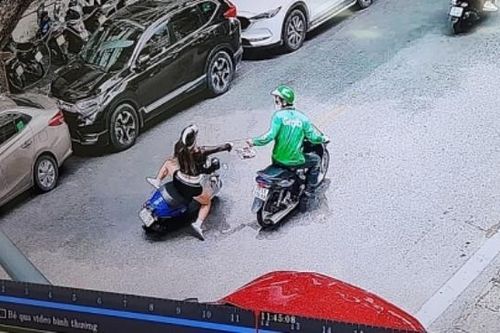 Bắt khẩn cấp đối tượng cướp giật ở Hà Nội