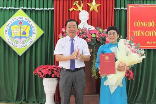 Công bố tân hiệu trưởng Trường THCS Nguyễn Công Trứ